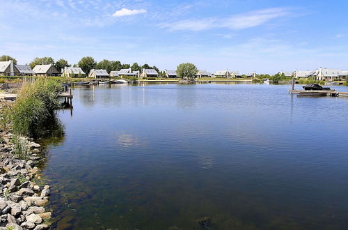 Foto 5 - Modern Lodge on the Water in a National Park