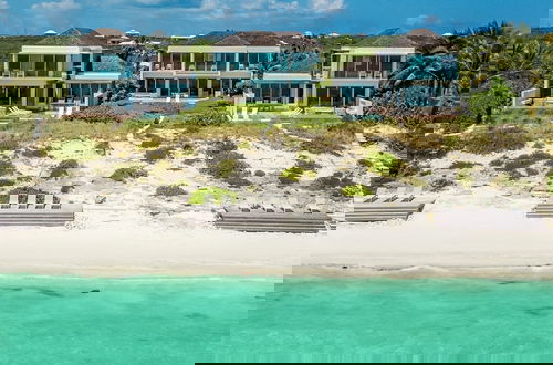 Foto 1 - Long Bay Beach Club