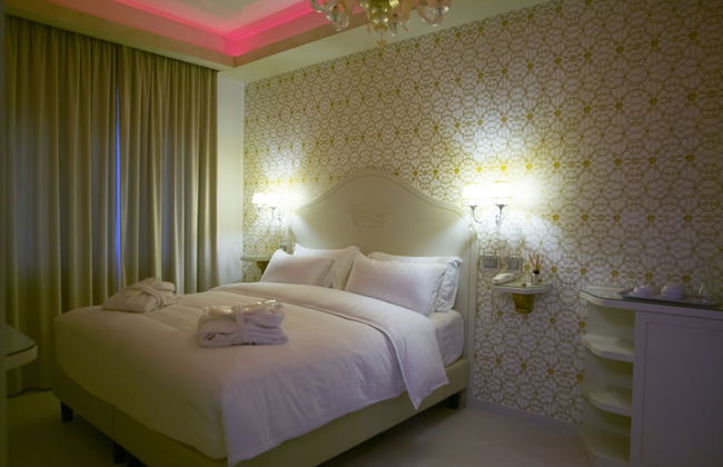 Leucosya Luxury Rooms - Photo 13