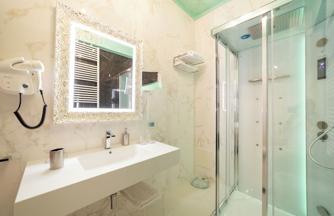 Leucosya Luxury Rooms - Photo 45