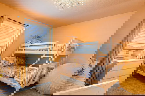 Photo 7 - Family Oasis With Themed Rooms & Private Pool