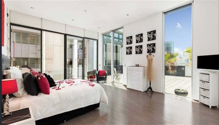 Photo 1 - Perfect 4-bed Penthouse w/ Parking, Pool and Gym