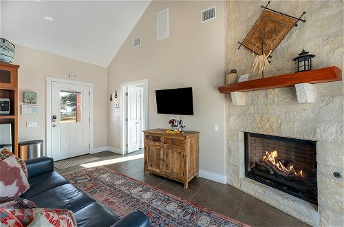 Photo 5 - New! Luxury Cottage With Views Fireplace & Grill