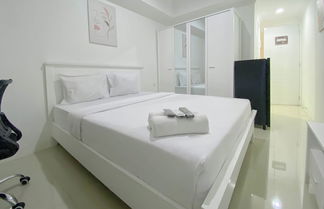 Foto 3 - Modern Look And Homey Studio At 10Th Floor Paltrow City Apartment