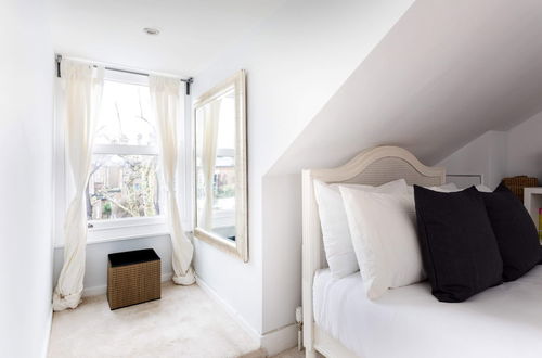 Photo 2 - Bright Maida Vale Apartment