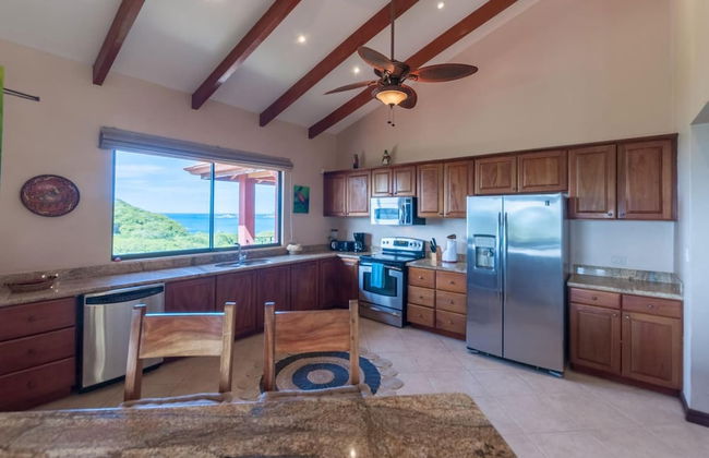 Big Hillside Villa in Potrero With Pool and Panoramic Ocean Views - Foto 8