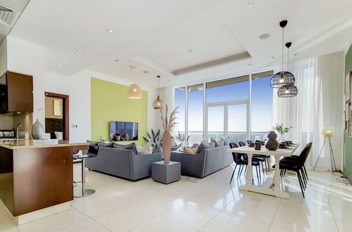 Foto 9 - Manzil - Splendid 3BR in Palm w Pvt Beach Access