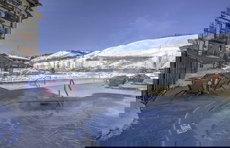 Foto 3 - Base Camp One Resort Escape: Steps From Ski Lifts