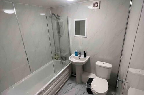 Photo 10 - Spacious Luxury 2 Bedroom Apartment, Station 1min