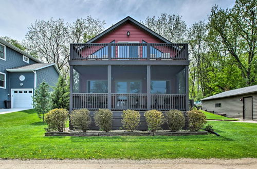 Foto 1 - Waterfront Lake Koshkonong Home w/ Pier & Fire Pit