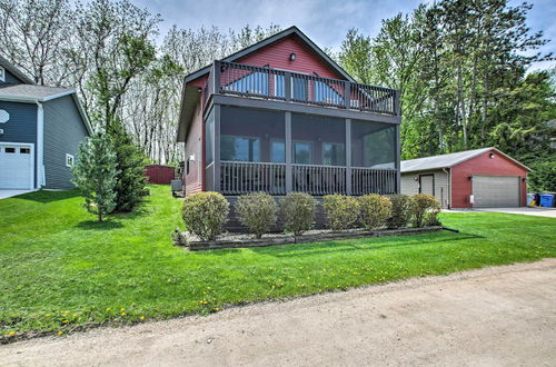 Photo 14 - Waterfront Lake Koshkonong Home w/ Pier & Fire Pit