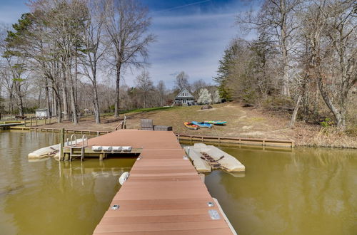 Foto 27 - Waterfront Paradise w/ Dock at Lake Anna Sandbar