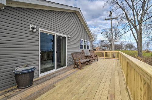 Foto 26 - Lakefront Home w/ Deck, Fishing Dock & Canoe