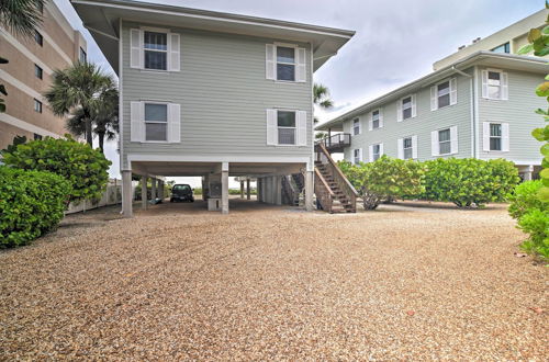 Photo 15 - Oceanfront Condo With Balcony + Beach Access