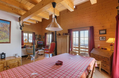 Foto 4 - Montebello - Cozy Classic Swiss Chalet With Stunning Views