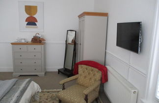 Photo 3 - Lovely, Spacious, 3 Bedded, First Floor Apartment