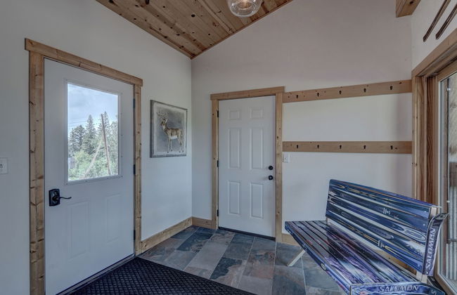 Kussy Chalet at Terry Peak - Photo 3