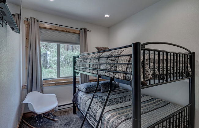 Kussy Chalet at Terry Peak - Photo 8