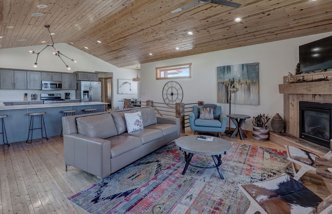Kussy Chalet at Terry Peak - Photo 1