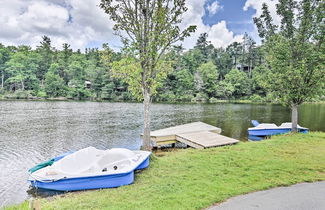 Photo 3 - Idyllic Newland Cottage w/ Spacious Deck, Fire Pit