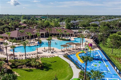 Photo 24 - Grand 5BR Villa Private Pool SPA 2 Miles to Disney