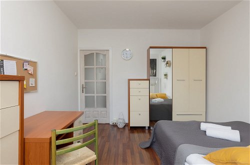 Photo 6 - Warsaw Airport Apartment by Renters