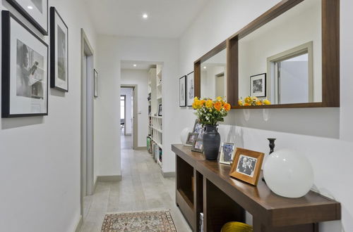 Photo 14 - Elegant Stylish 2 Bedroom Basement Flat Notting Hill