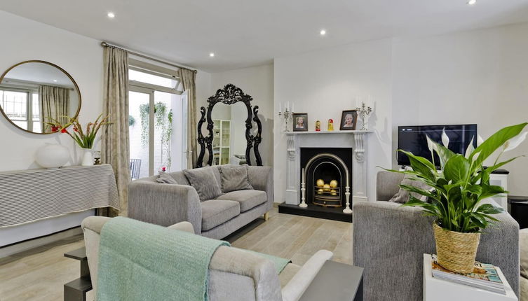 Photo 1 - Elegant Stylish 2 Bedroom Basement Flat Notting Hill