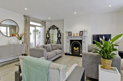 Foto 1 - Elegant Stylish 2 Bedroom Basement Flat Notting Hill