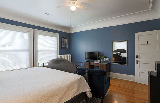 Offutt Manor - Photo 5
