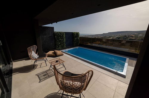 Photo 19 - Beautiful 4-bed Villa Ria in Vathianos Kampos