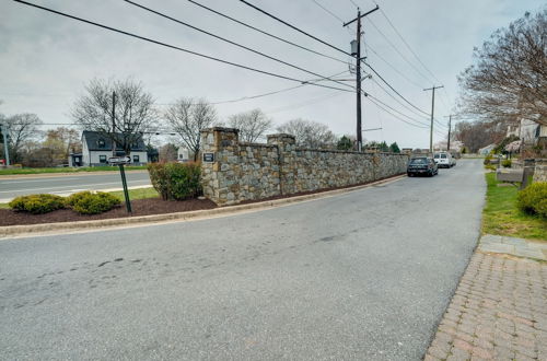 Photo 6 - Pet-friendly Silver Spring Condo w/ Yard