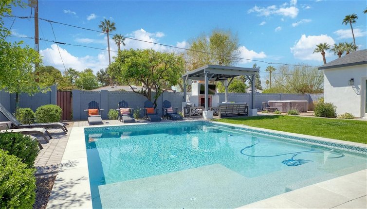 Photo 1 - Hot Tub Pool Cabana Saguaro by Rovetravel