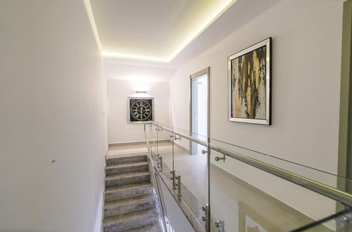 Photo 15 - Sea View Stylish Flat w Shared Pool in Alanya