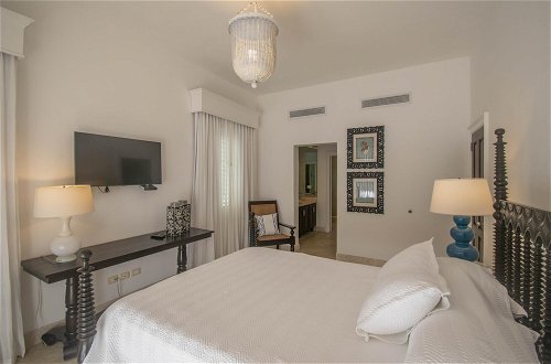 Photo 12 - Ocean Front Luxury Villa in Golf and Beach Resort