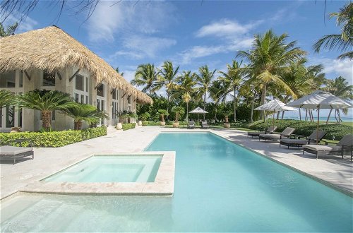 Photo 3 - Ocean Front Luxury Villa in Golf and Beach Resort