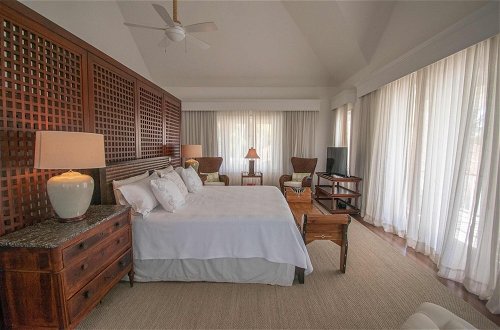 Photo 21 - Ocean Front Luxury Villa in Golf and Beach Resort