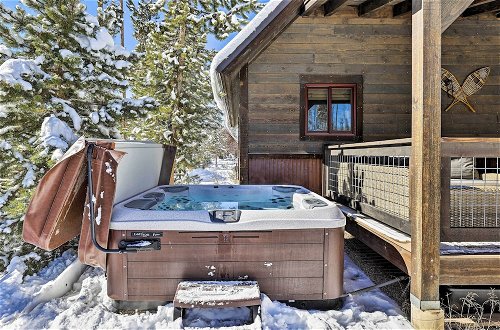 Foto 3 - Spacious Rocky Mountain Cabin w/ Hot Tub & Deck