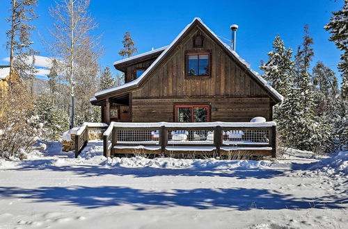 Foto 13 - Spacious Rocky Mountain Cabin w/ Hot Tub & Deck