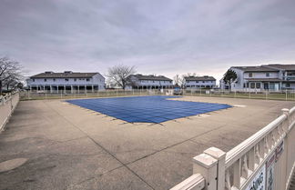 Foto 2 - Charming Condo on Lake Erie w/ Community Pool