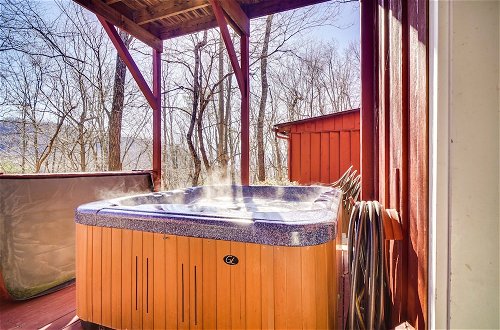 Photo 18 - Secluded Sevierville Condo w/ Hot Tub + Mtn Views