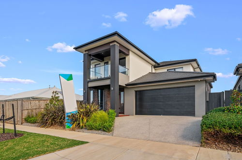 Photo 1 - Werribee Luxe Home Family 6Bed Netflix