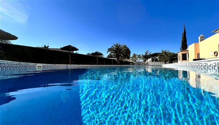 Photo 1 - Vilamoura Elegant With Pool by Homing