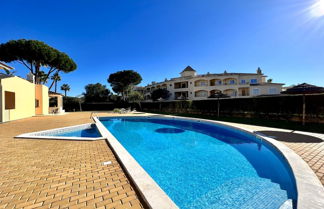 Foto 2 - Vilamoura Elegant With Pool by Homing