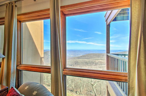 Photo 5 - Wintergreen Condo w/ Balcony + Mountain Views