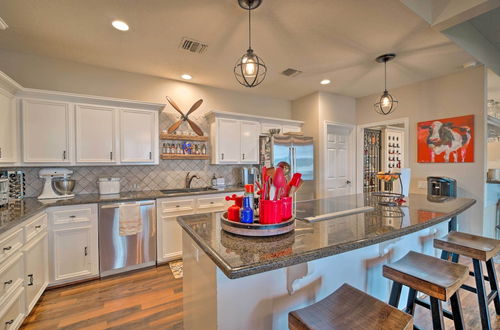 Photo 15 - Lavish Lakefront House w/ Pool Table & Patio