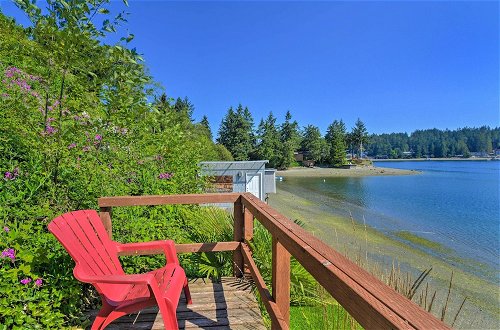 Photo 2 - Waterfront Gig Harbor Home w/ Furnished Deck