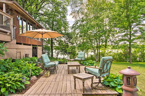 Foto 30 - Year-round Waterfront Getaway: Lake Access + Dock