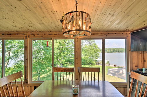 Foto 24 - Year-round Waterfront Getaway: Lake Access + Dock