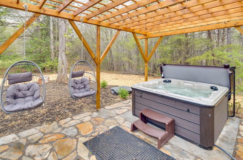 Photo 13 - Upscale Rutherfordton Vacation Rental With Hot Tub
